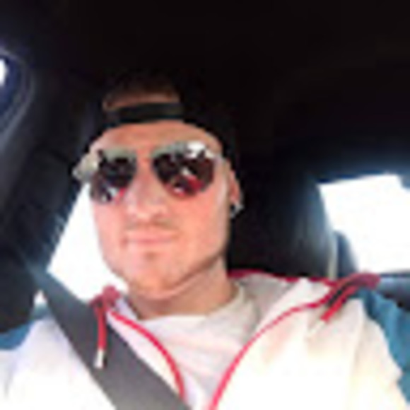 Meet your Posher, Kyle - Picture 1 of 1